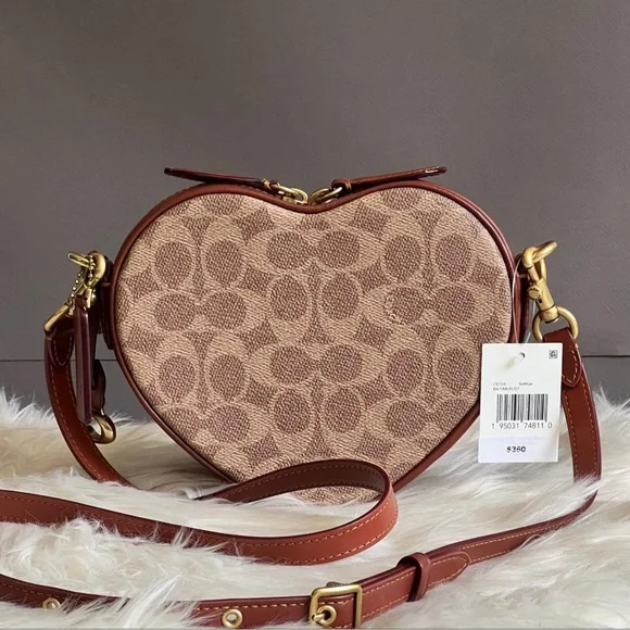 CE726 - Coach Heart Crossbody in Signature Canvas - Picture 5 of 12
